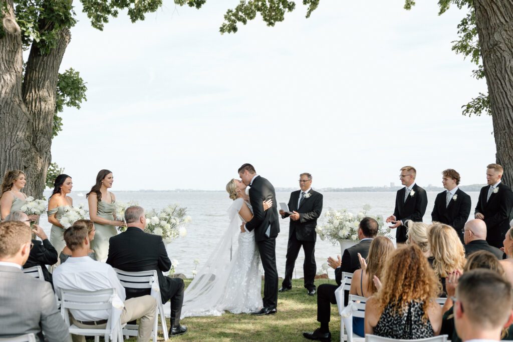 Madison, Wisconsin Lakeside Wedding Venue
