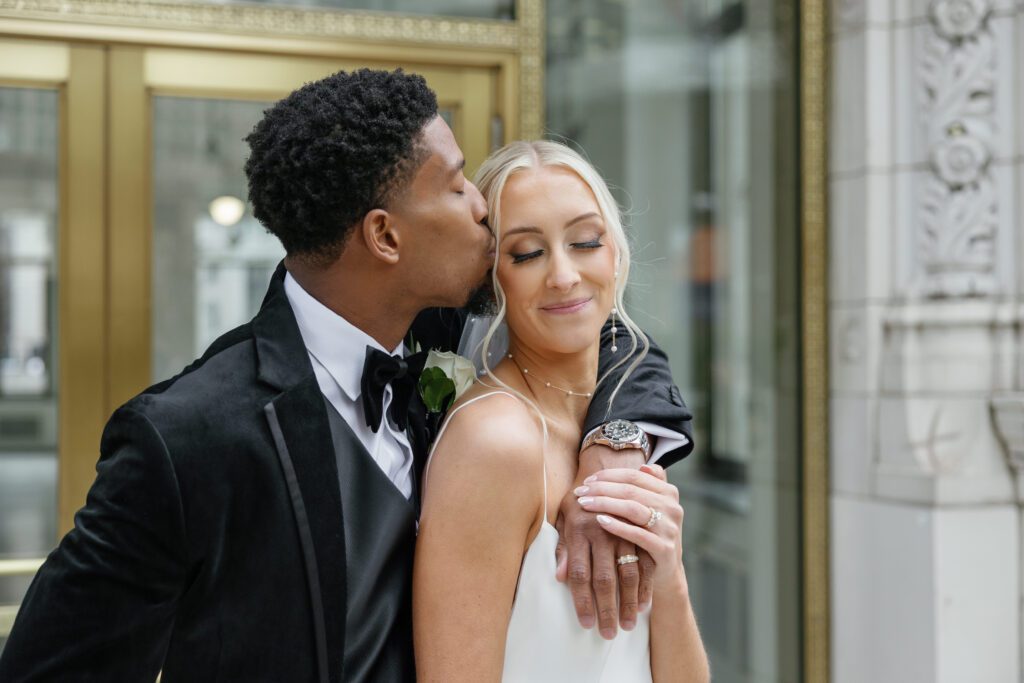 downtown chicago wedding at the penthouse hyde park by mariah jones photo